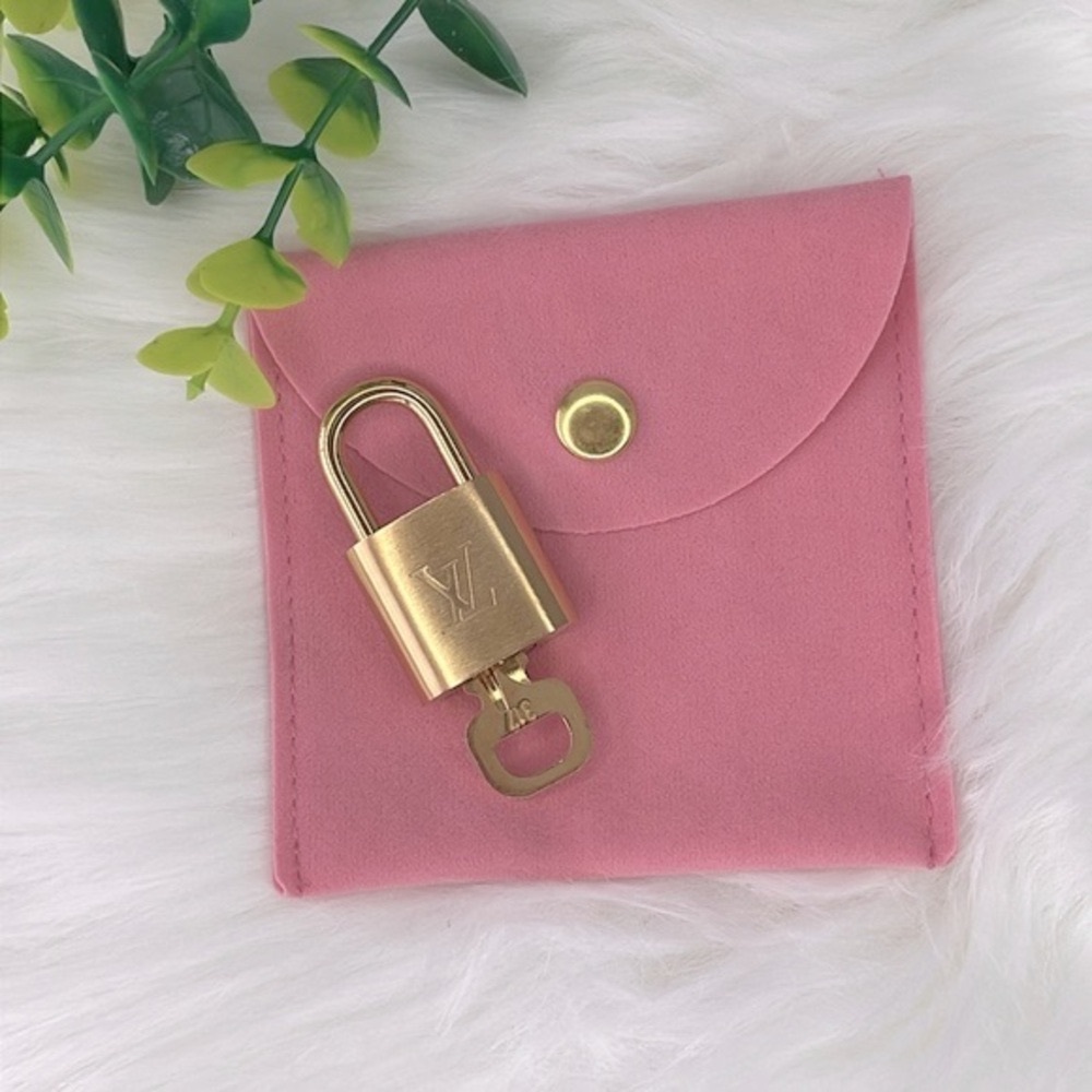Louis Vuitton Padlock And Key #317 - Picture 6 of 9